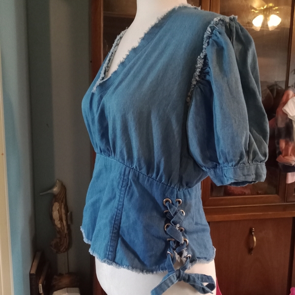 Thread Story chambray top tie side puff sleeve size Medium - Picture 2 of 5